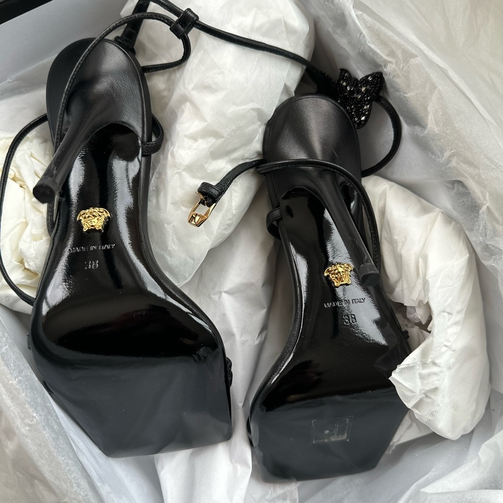 Brand new Versace - Picture 3 of 6